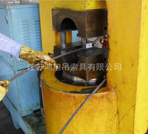 壓制鋼絲繩吊索具現(xiàn)場(chǎng) 壓制鋼絲繩吊索具現(xiàn)場(chǎng)